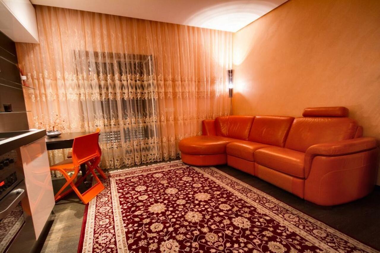 Apartment Holiday Magenta *