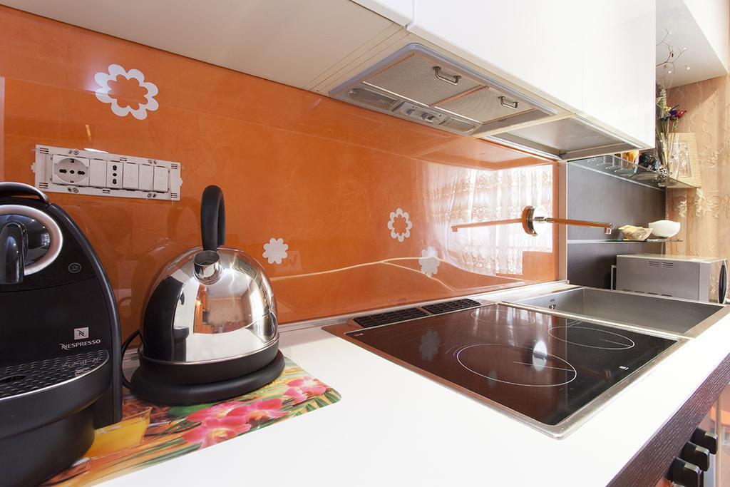 Holiday Magenta Apartment